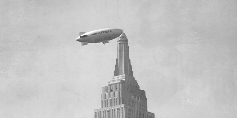 Dirigibles anclados al Empire State.