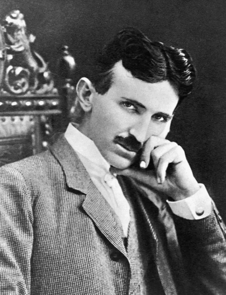 Fotografía de Nikola Tesla.