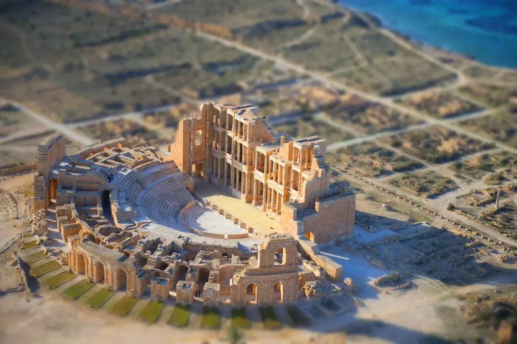 Imagen con el efecto visual tilt-shift aplicado al anfiteatro de Palmira.