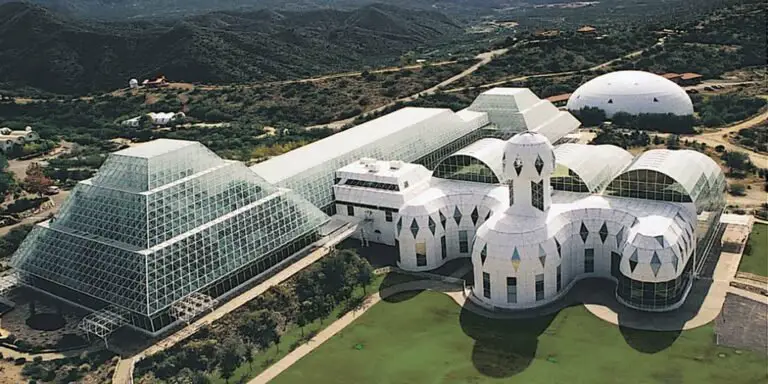 Exterior del complejo Biosphere 2.