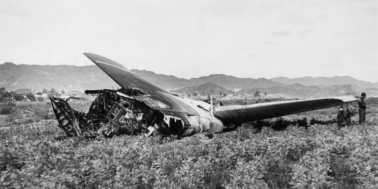 Restos del bombardero que arrojó dos bombas nucleares sobre España.