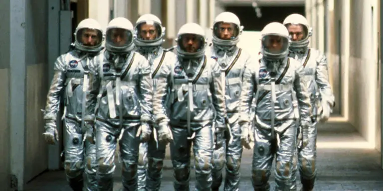 Astronautas del Proyecto Mercury de la película The Right Stuff sobre la carrera espacial.