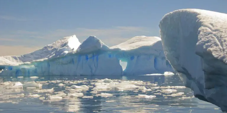 Columnas de hielo del Canal Lemaire.