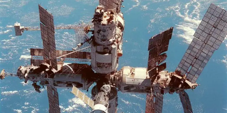 Detalle de la Estación espacial MIR. La estación espacial de la Unión Soviética famosa por haber tenido un sauna: el sauna estación MIR.