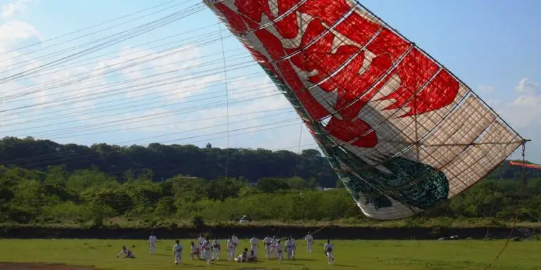 Cometa gigante en el festival de cometas de Sagami.